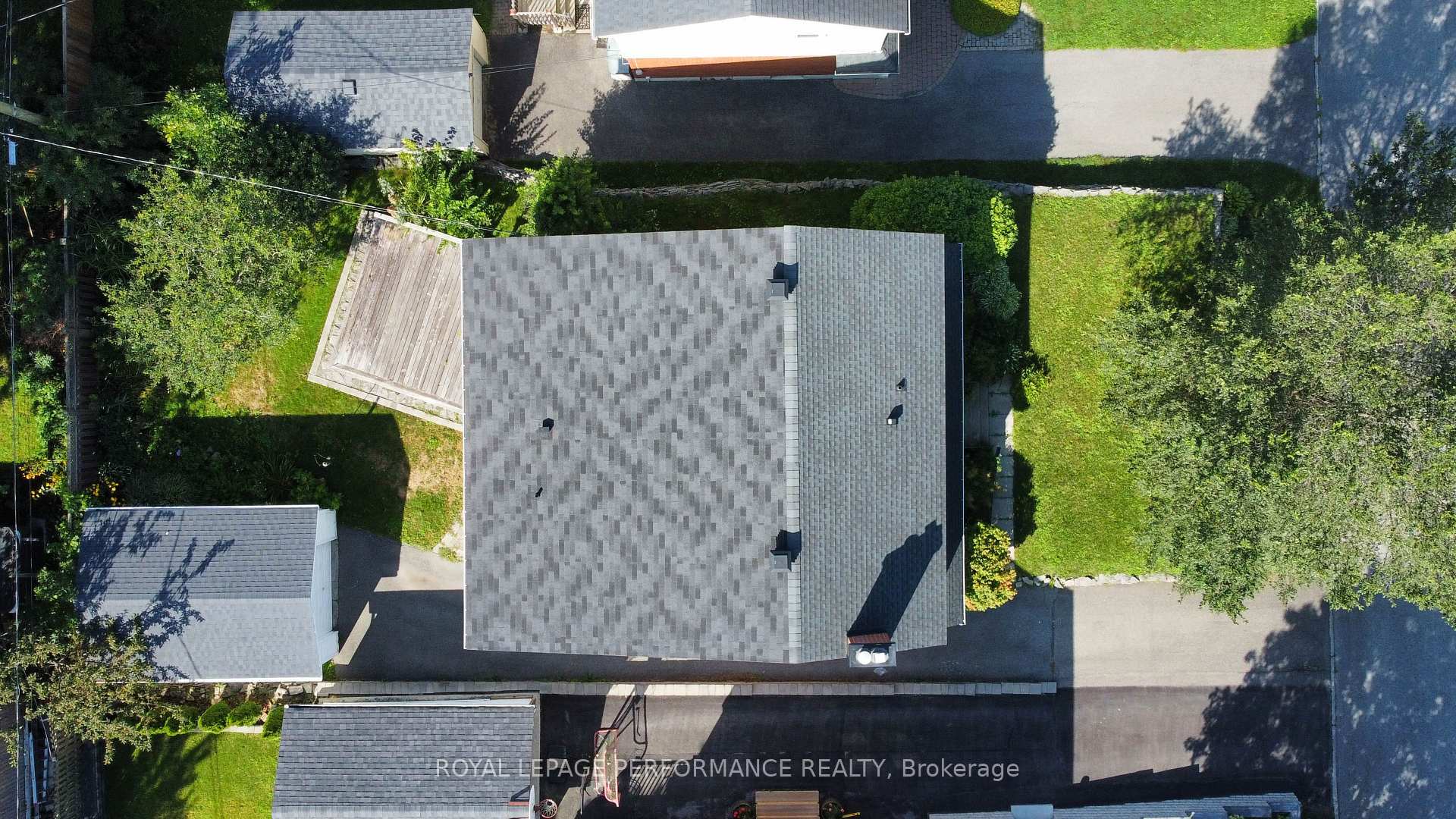 Photo 41 of 166 Winther Avenue, Ottawa, Applewood Acres — HOMEH