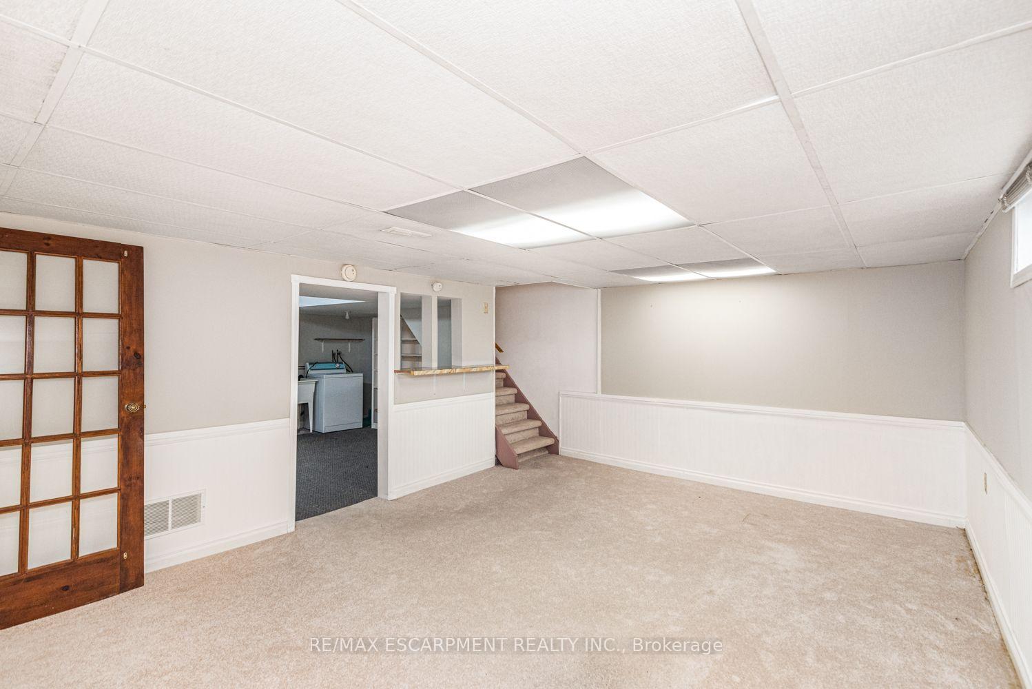 Photo 16 of 28 Riverdale Drive, Hamilton, Riverdale — HOMEH