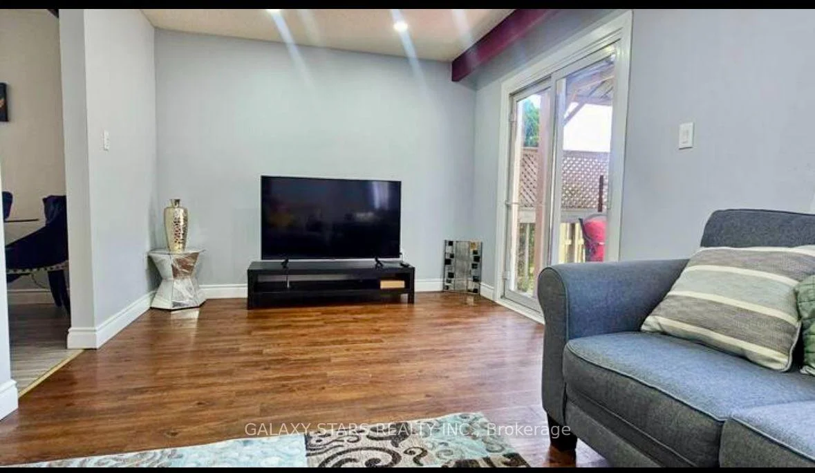 Photo 6 of 1458 Fieldlight Boulevard, Pickering, Liverpool — HOMEH