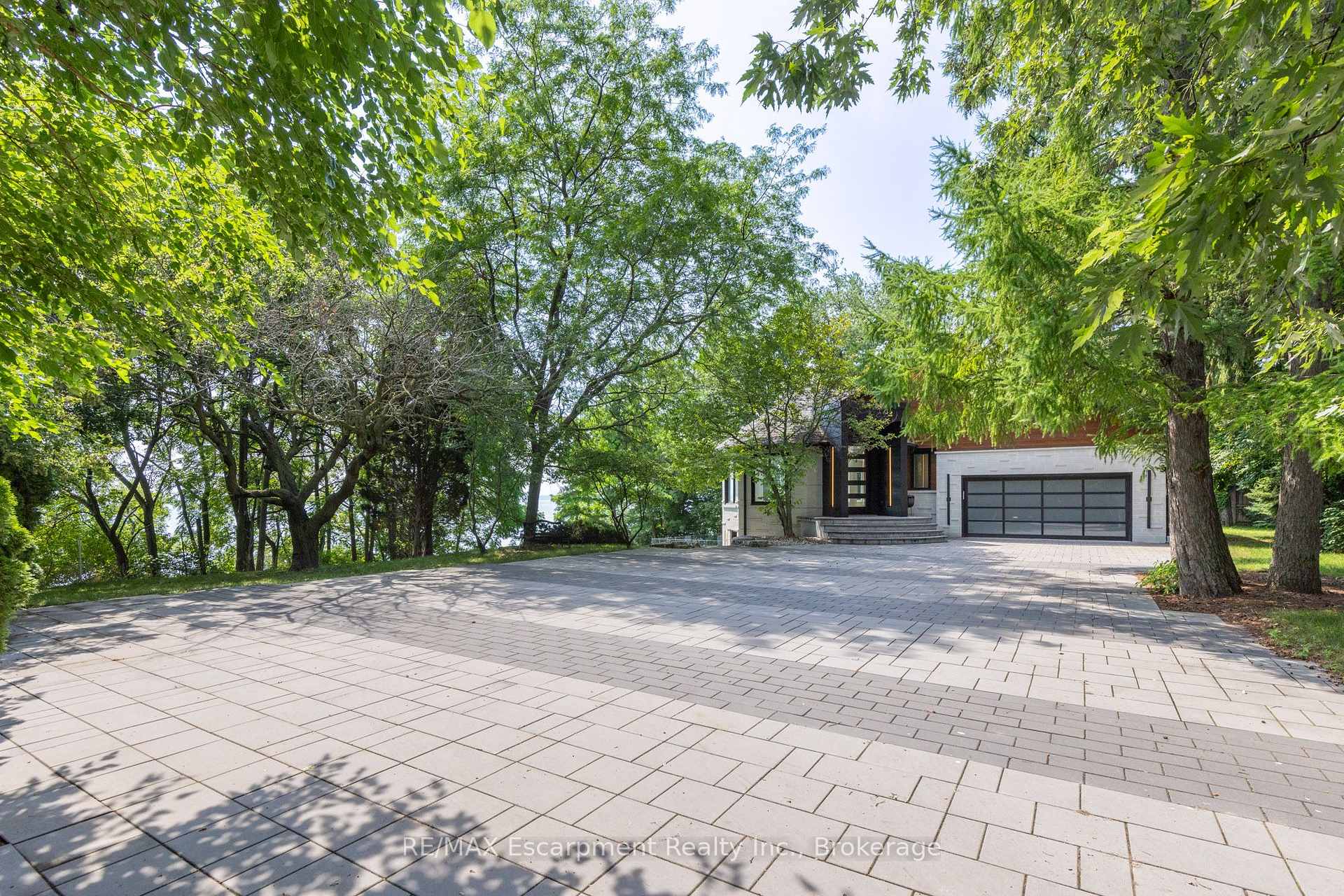 Photo 2 of 100 Appleby Place, Burlington, Appleby — HOMEH