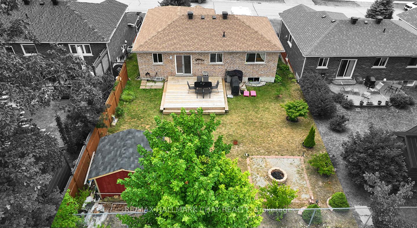 Photo 2 of 139 Wawinet Street, Midland — HOMEH