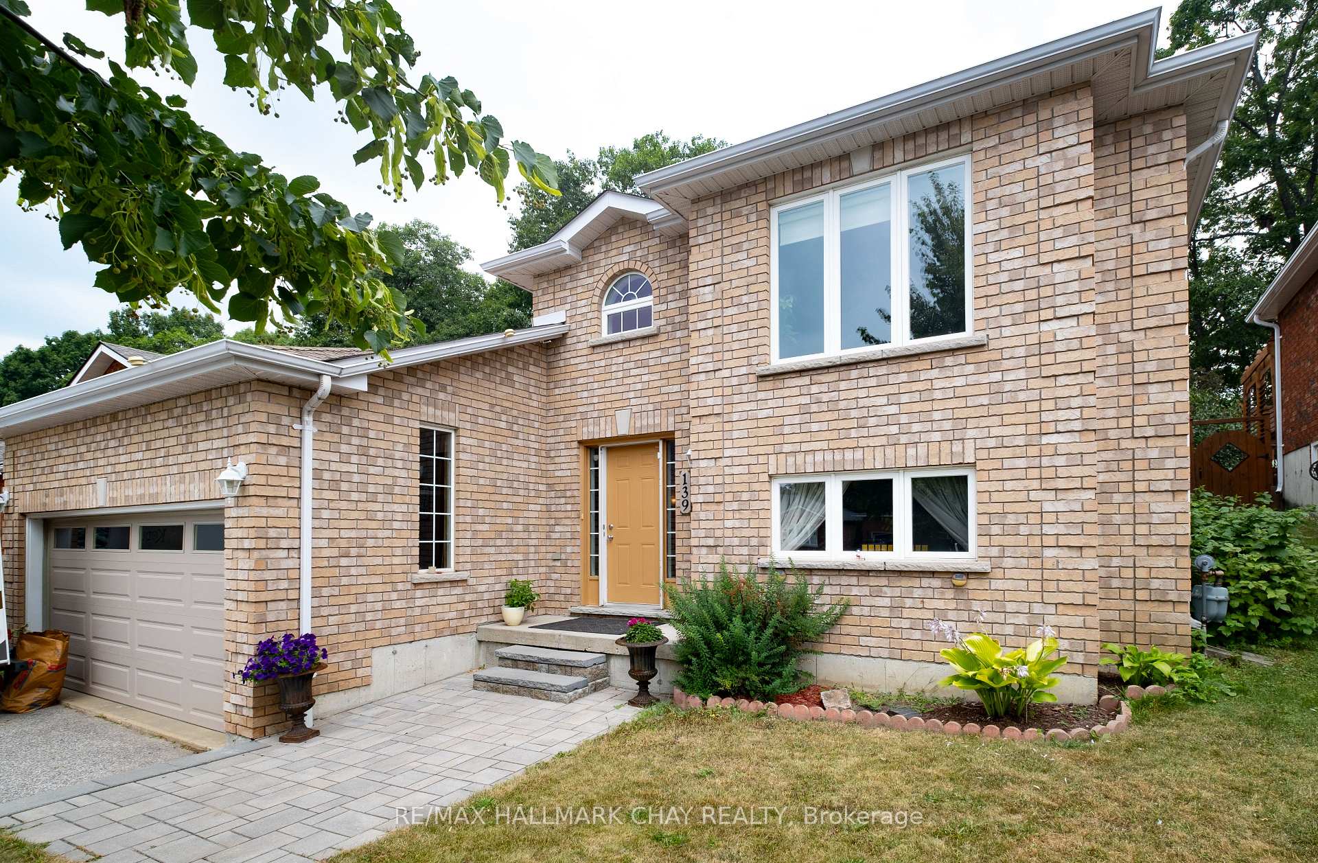 Photo 4 of 139 Wawinet Street, Midland — HOMEH