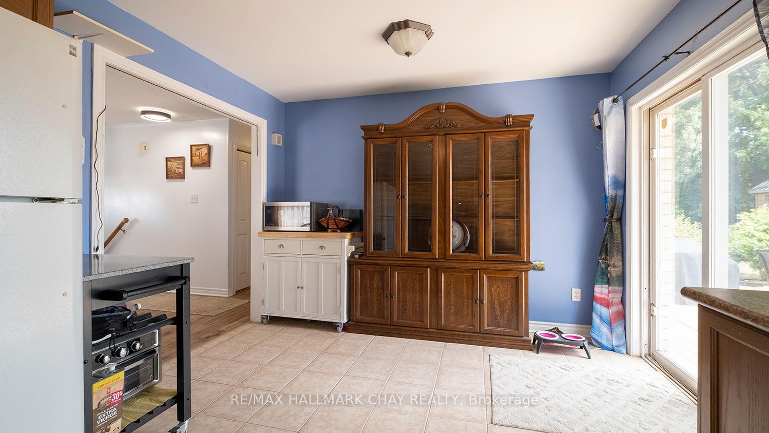 Photo 14 of 139 Wawinet Street, Midland — HOMEH