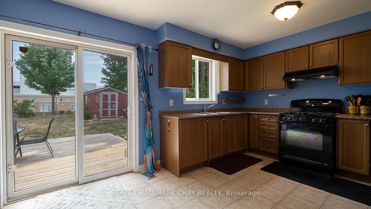 Photo 16 of 139 Wawinet Street, Midland — HOMEH