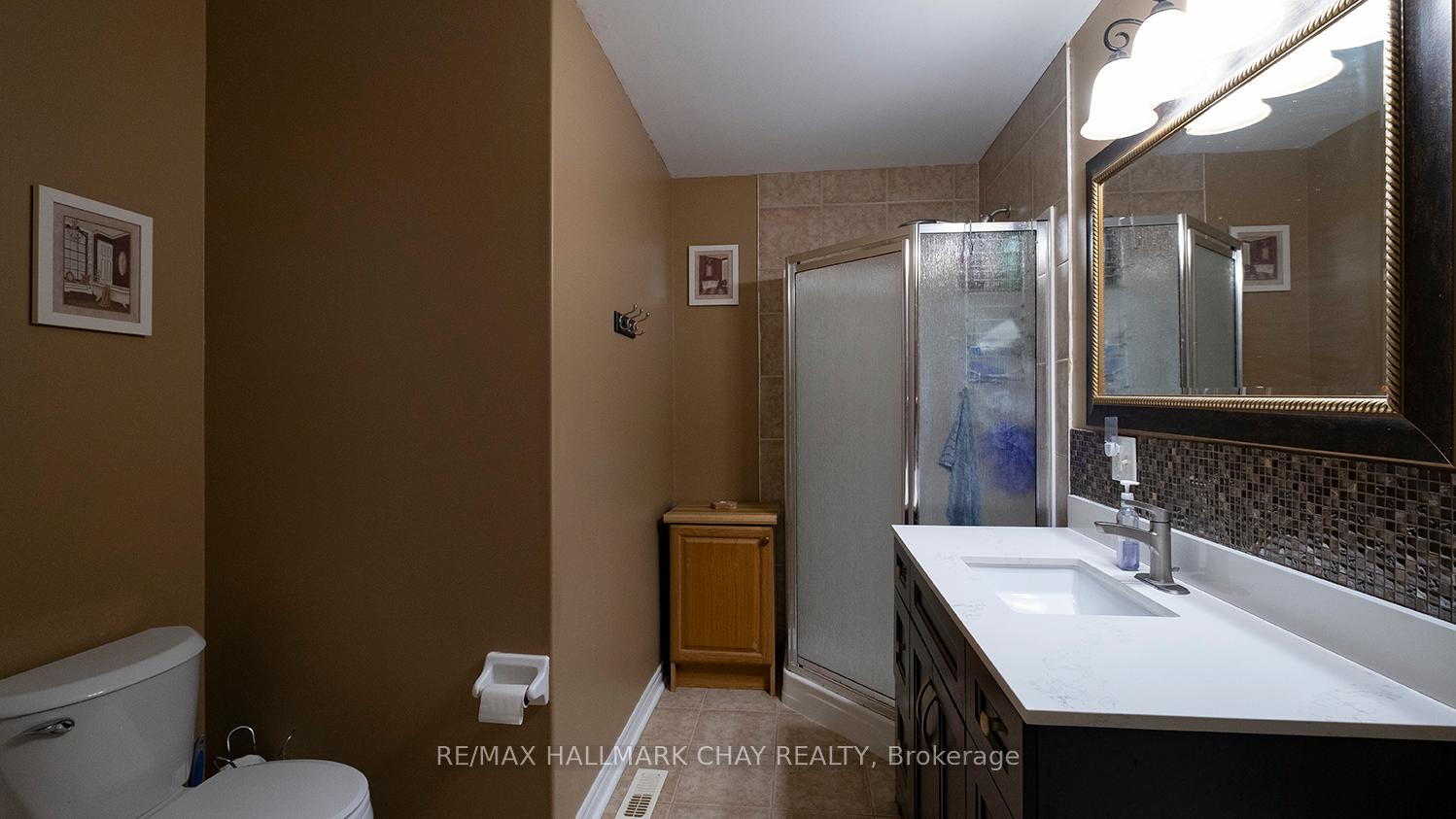 Photo 23 of 139 Wawinet Street, Midland — HOMEH