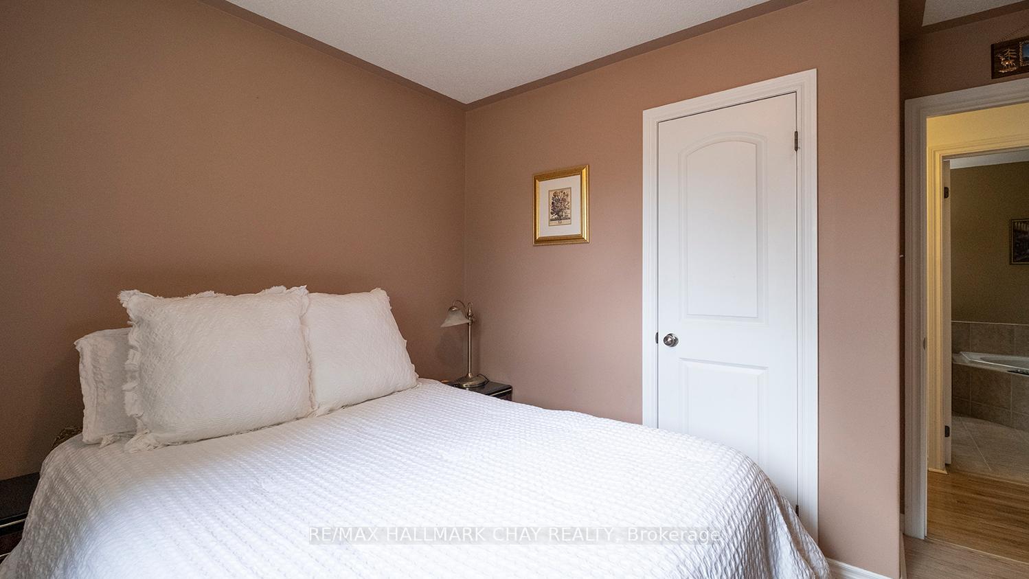 Photo 26 of 139 Wawinet Street, Midland — HOMEH