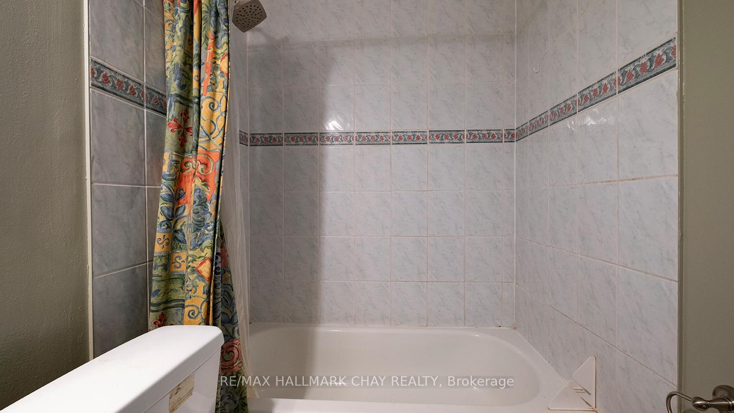 Photo 36 of 139 Wawinet Street, Midland — HOMEH