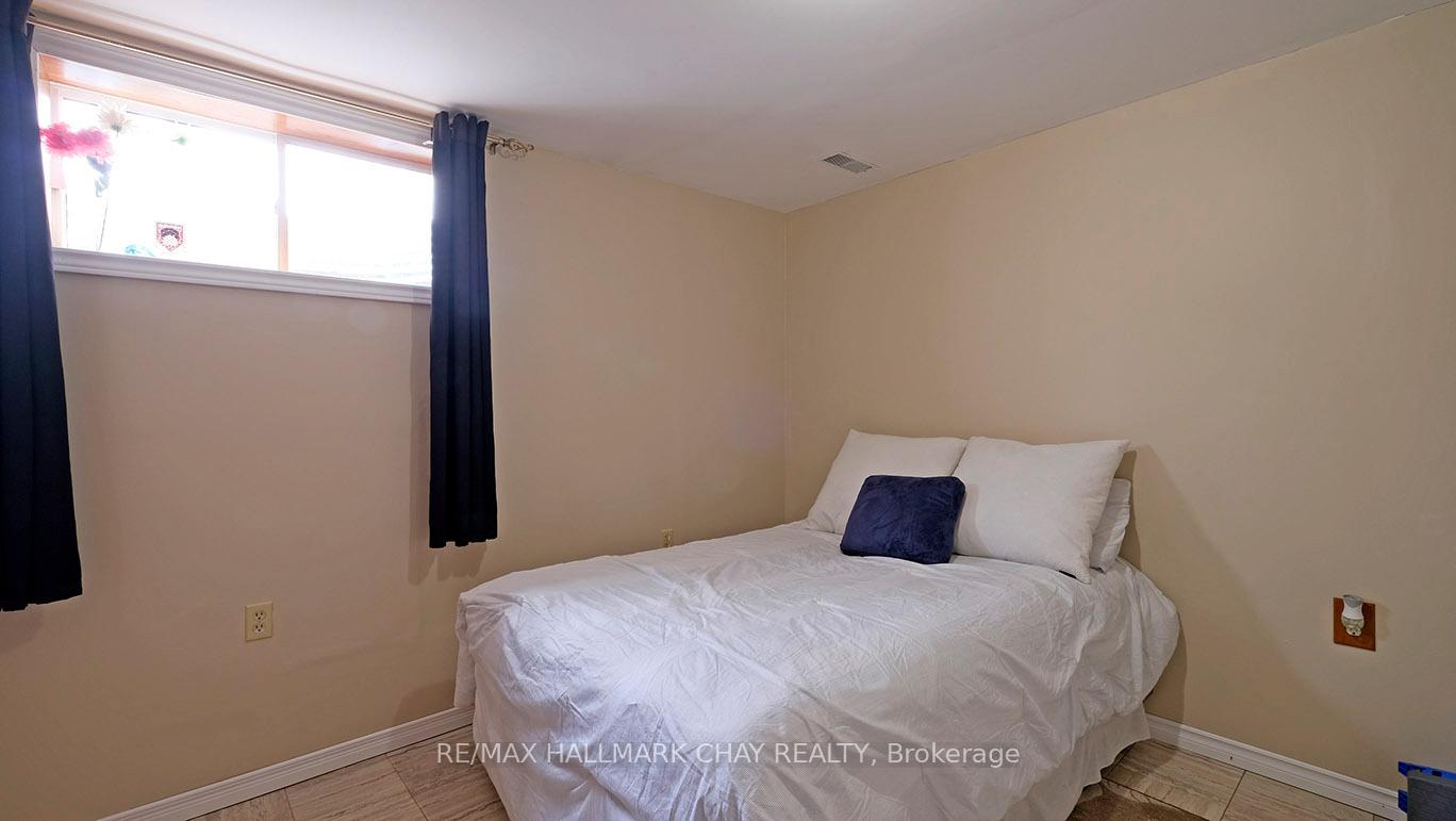 Photo 39 of 139 Wawinet Street, Midland — HOMEH
