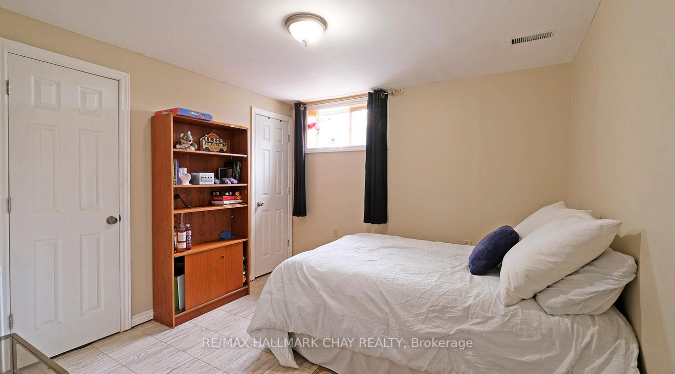 Photo 40 of 139 Wawinet Street, Midland — HOMEH