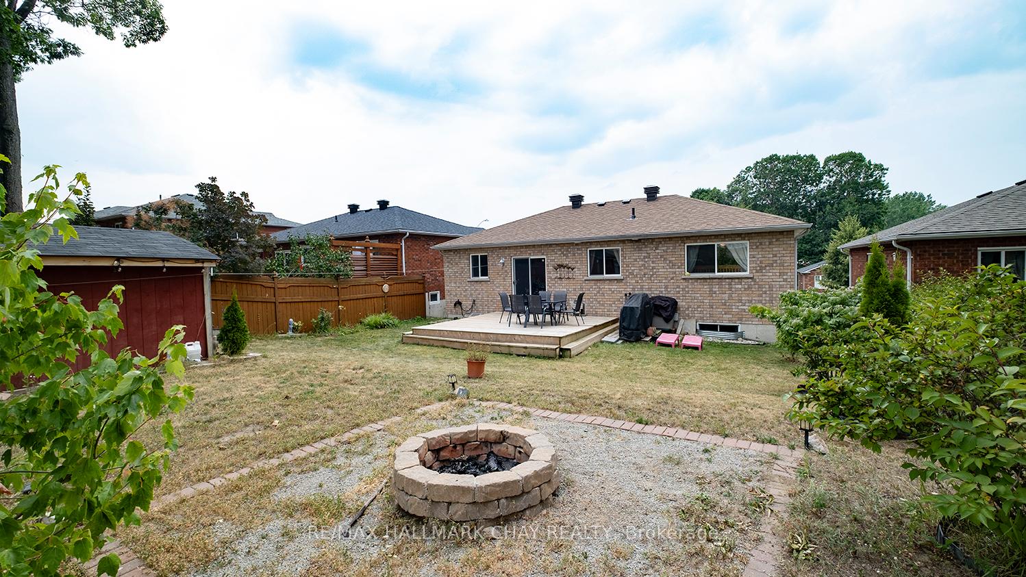 Photo 46 of 139 Wawinet Street, Midland — HOMEH