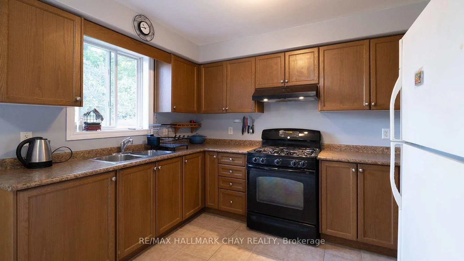 Photo 18 of 139 Wawinet Street, Midland — HOMEH