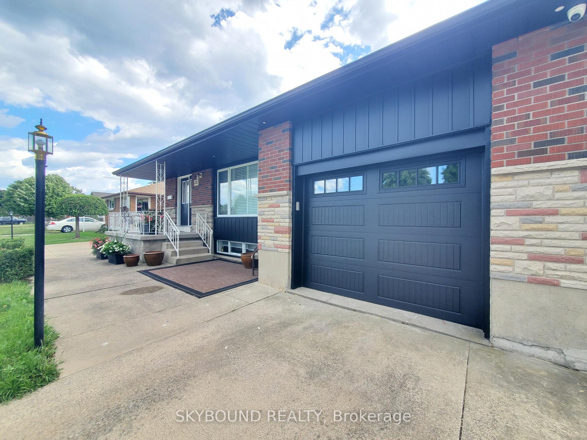 Photo 2 of Unit Upper, 135 Ryerson Street, Thorold, Thorold Downtown — HOMEH