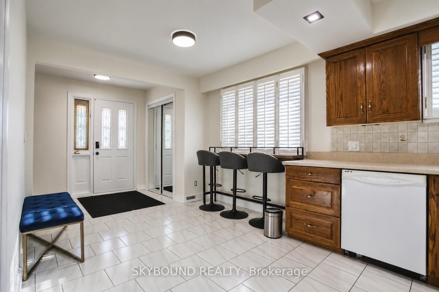 Photo 3 of Unit Upper, 135 Ryerson Street, Thorold, Thorold Downtown — HOMEH