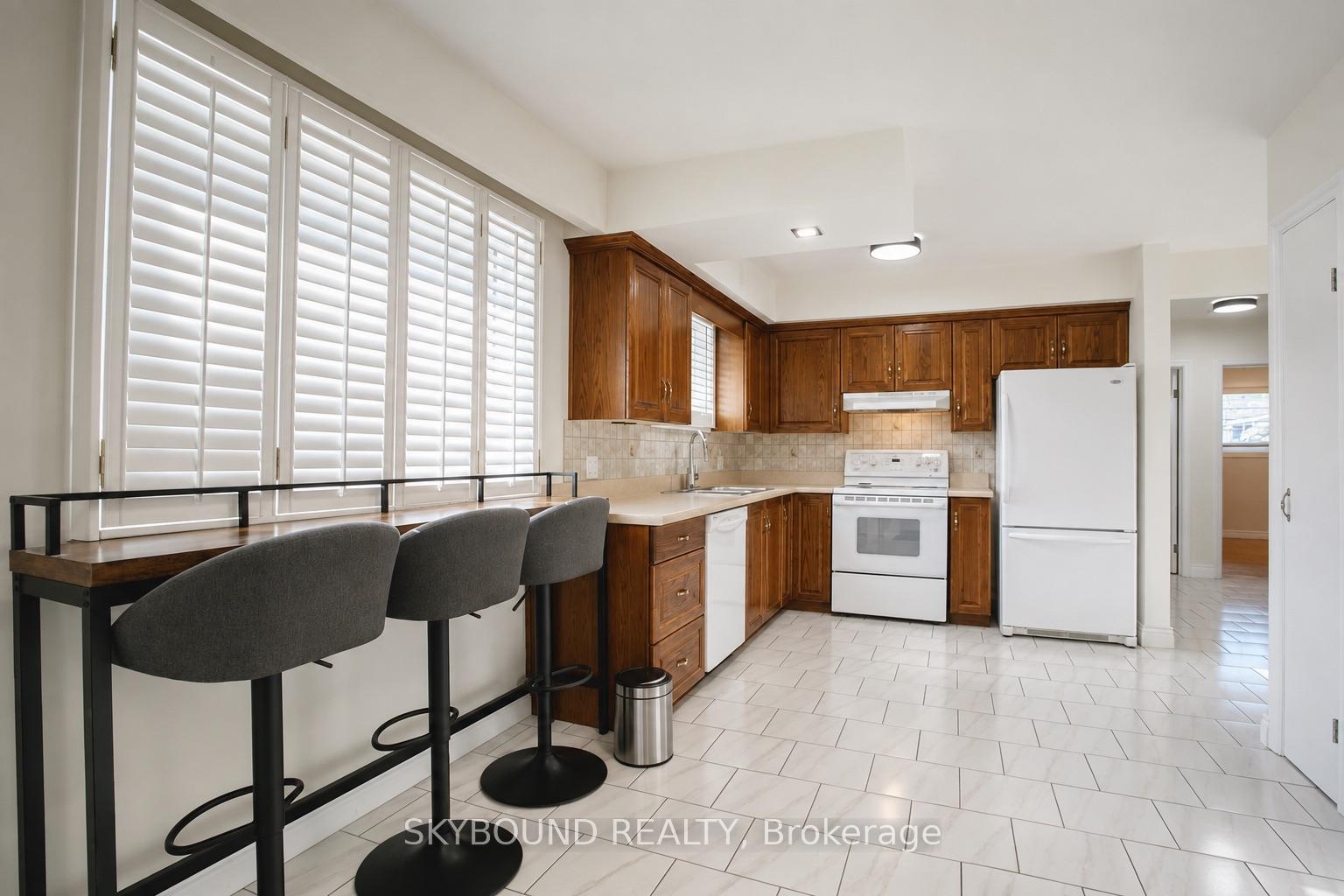 Photo 4 of Unit Upper, 135 Ryerson Street, Thorold, Thorold Downtown — HOMEH