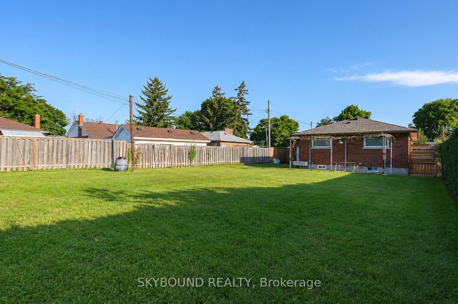 Photo 11 of Unit Upper, 135 Ryerson Street, Thorold, Thorold Downtown — HOMEH