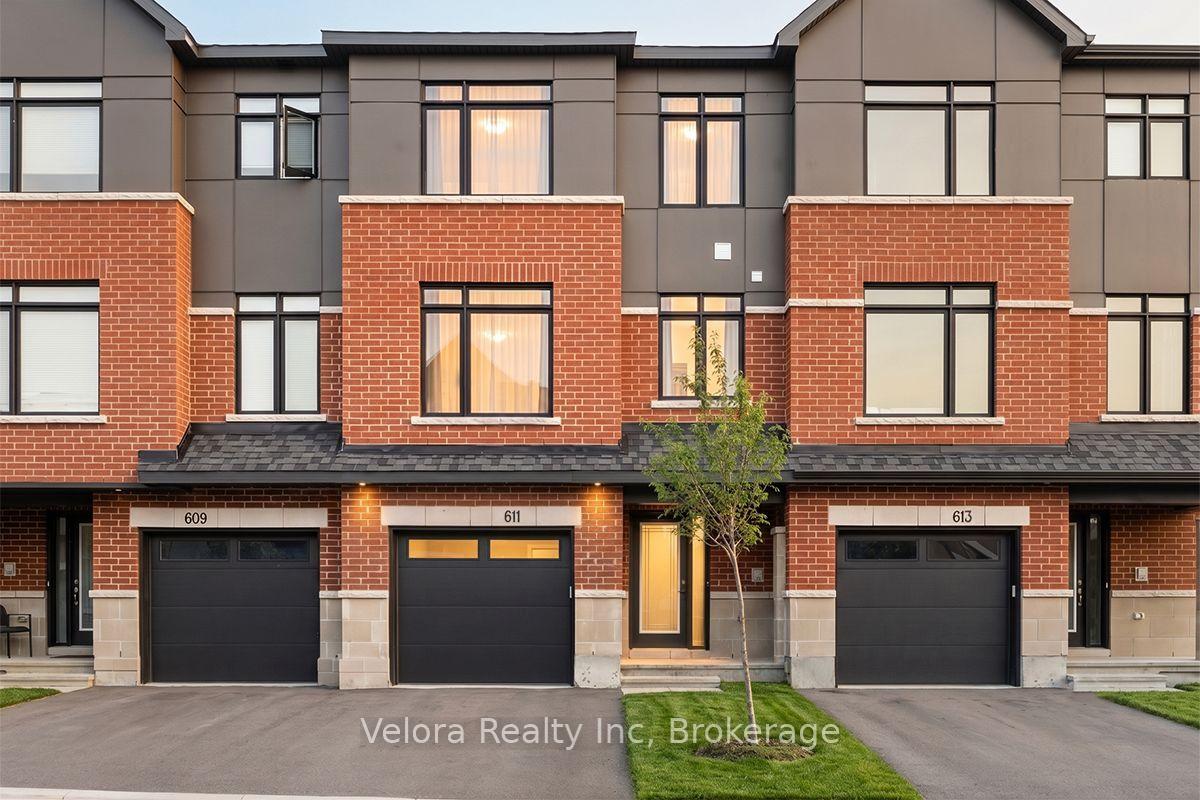 Photo 2 of 611 Knotridge Street, Ottawa, Mer Bleue/Bradley Estates/Anderson Park — HOMEH