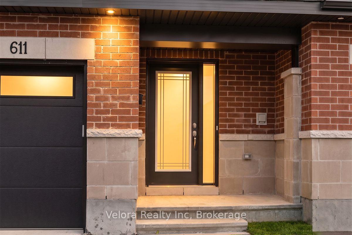 Photo 3 of 611 Knotridge Street, Ottawa, Mer Bleue/Bradley Estates/Anderson Park — HOMEH