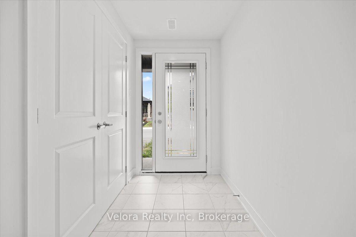 Photo 4 of 611 Knotridge Street, Ottawa, Mer Bleue/Bradley Estates/Anderson Park — HOMEH