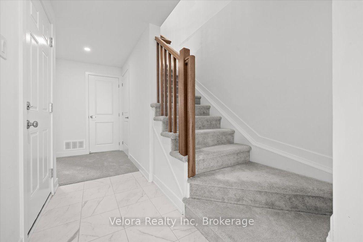 Photo 5 of 611 Knotridge Street, Ottawa, Mer Bleue/Bradley Estates/Anderson Park — HOMEH