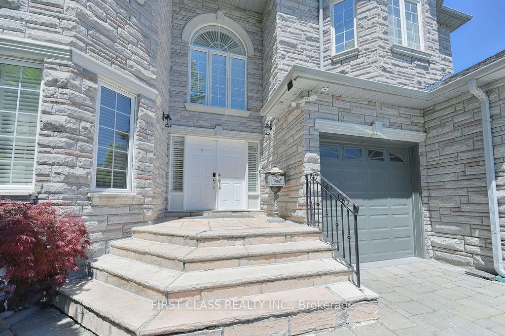 Photo 3 of 2 wainwright Avenue, Richmond Hill, North Richvale — HOMEH