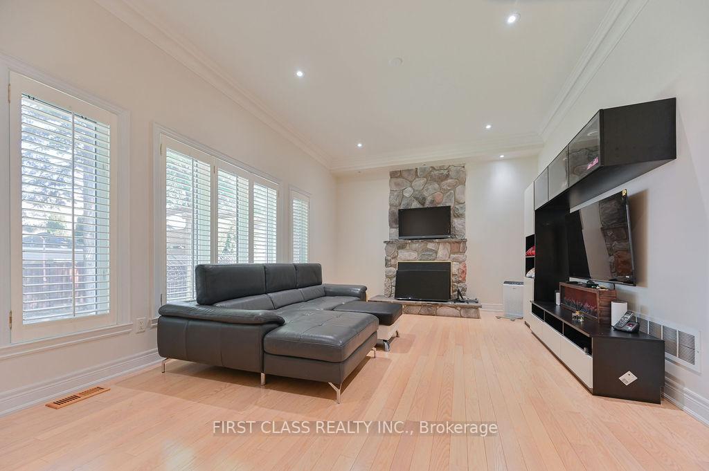 Photo 11 of 2 wainwright Avenue, Richmond Hill, North Richvale — HOMEH