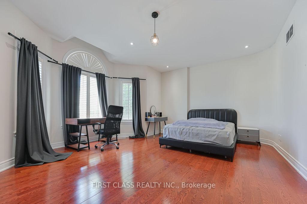 Photo 32 of 2 wainwright Avenue, Richmond Hill, North Richvale — HOMEH