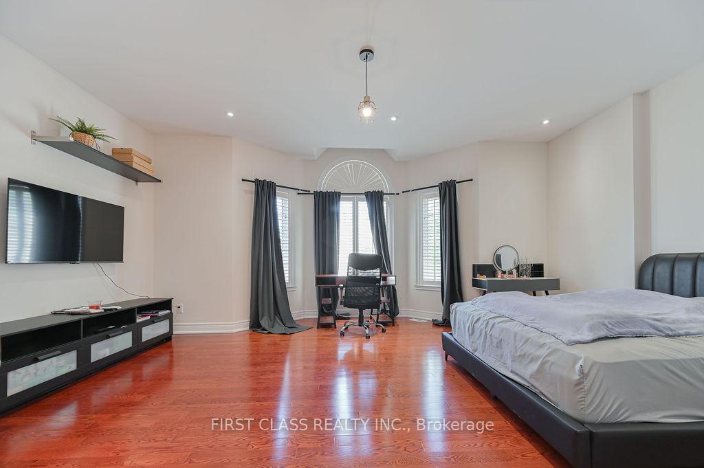 Photo 33 of 2 wainwright Avenue, Richmond Hill, North Richvale — HOMEH