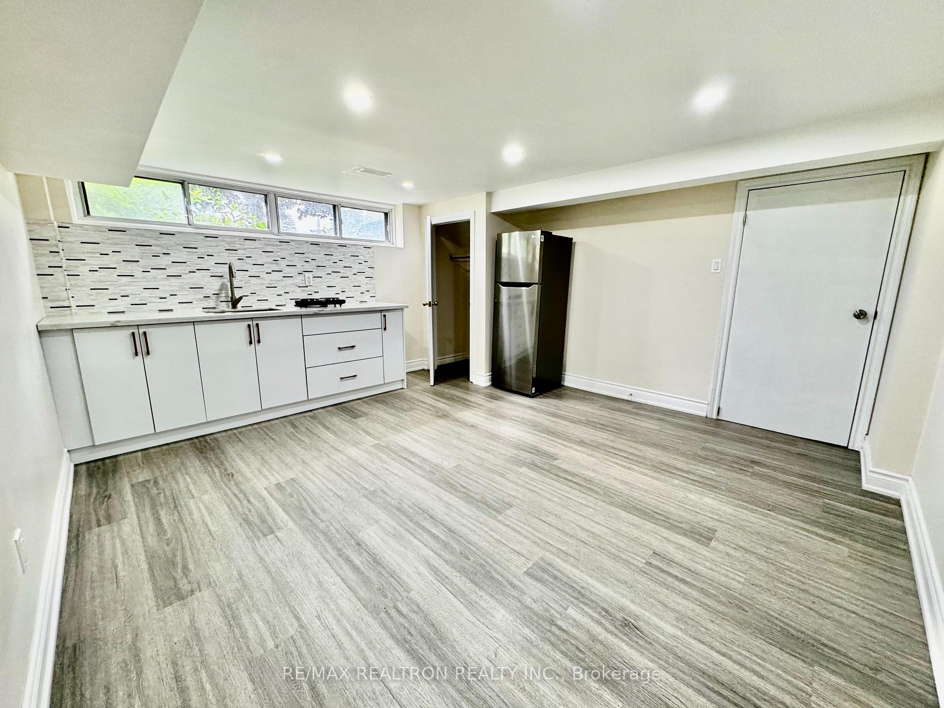 Photo 2 of Unit Basement, 265 Browndale Crescent, Richmond Hill, Crosby — HOMEH
