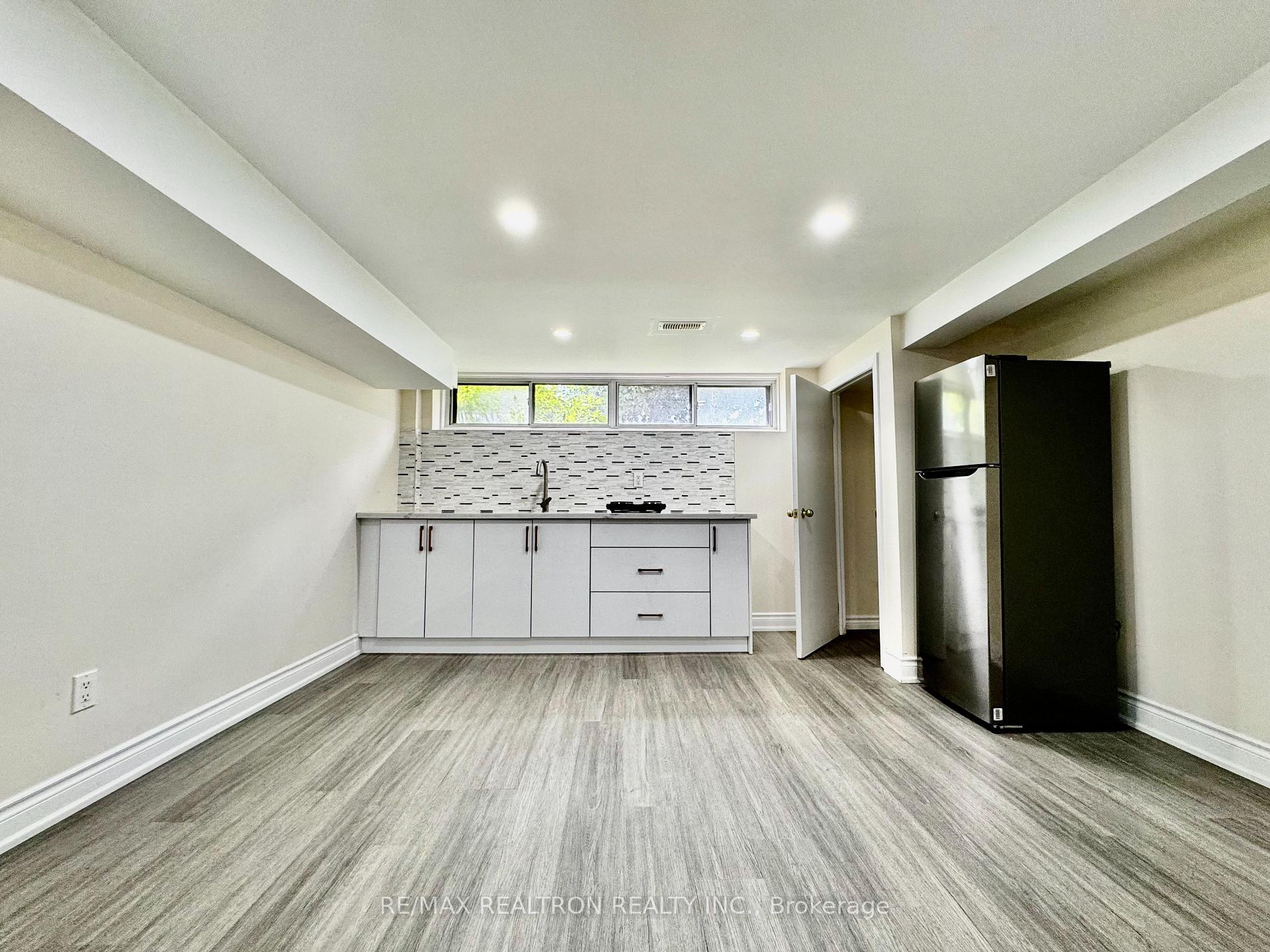 Photo 4 of Unit Basement, 265 Browndale Crescent, Richmond Hill, Crosby — HOMEH