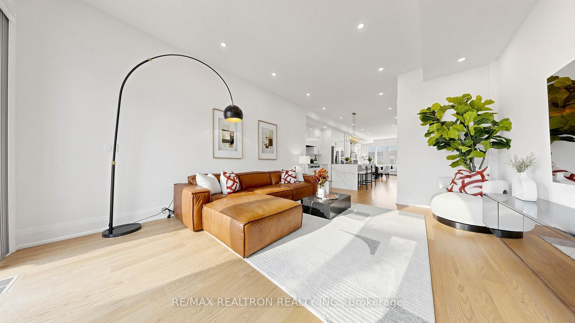 Photo 5 of 443 Northcliffe Boulevard, Toronto, Oakwood Village — HOMEH