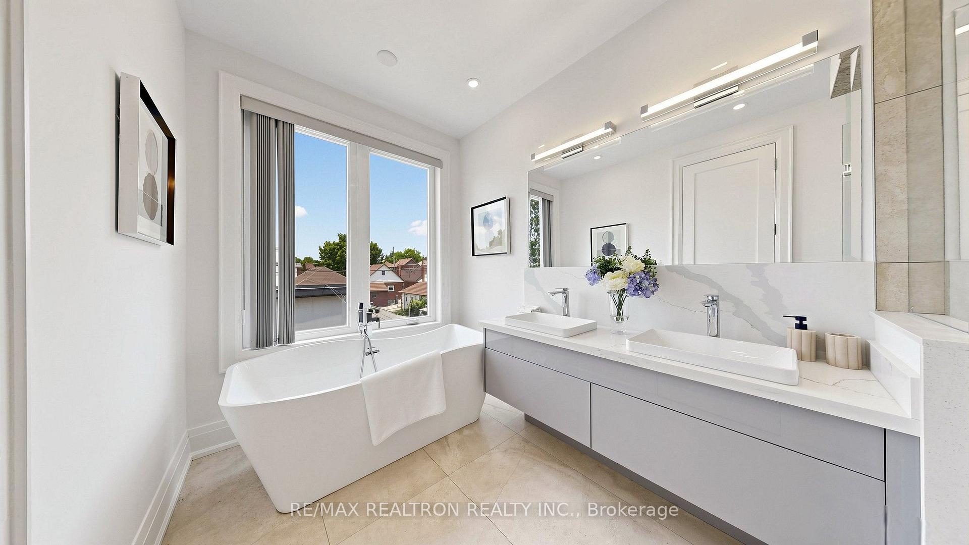 Photo 24 of 443 Northcliffe Boulevard, Toronto, Oakwood Village — HOMEH