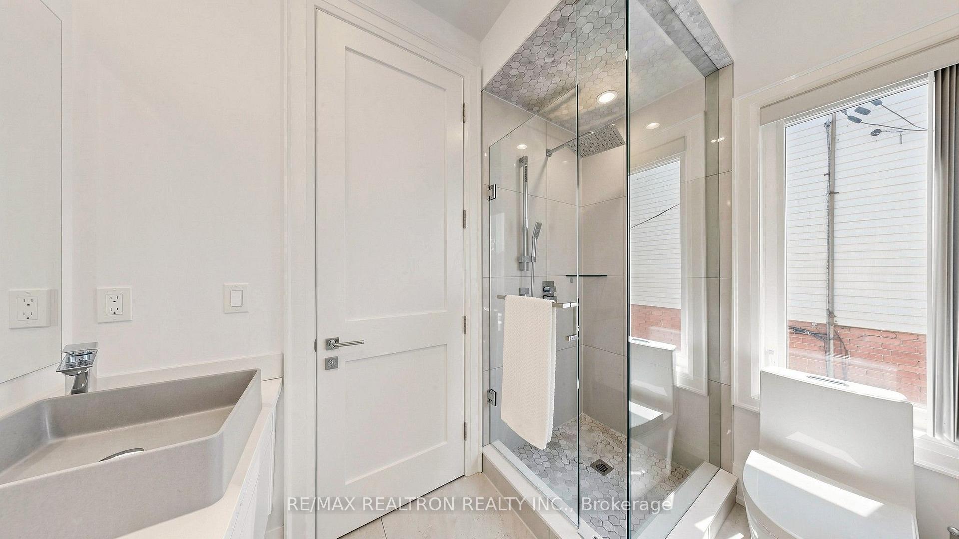Photo 33 of 443 Northcliffe Boulevard, Toronto, Oakwood Village — HOMEH