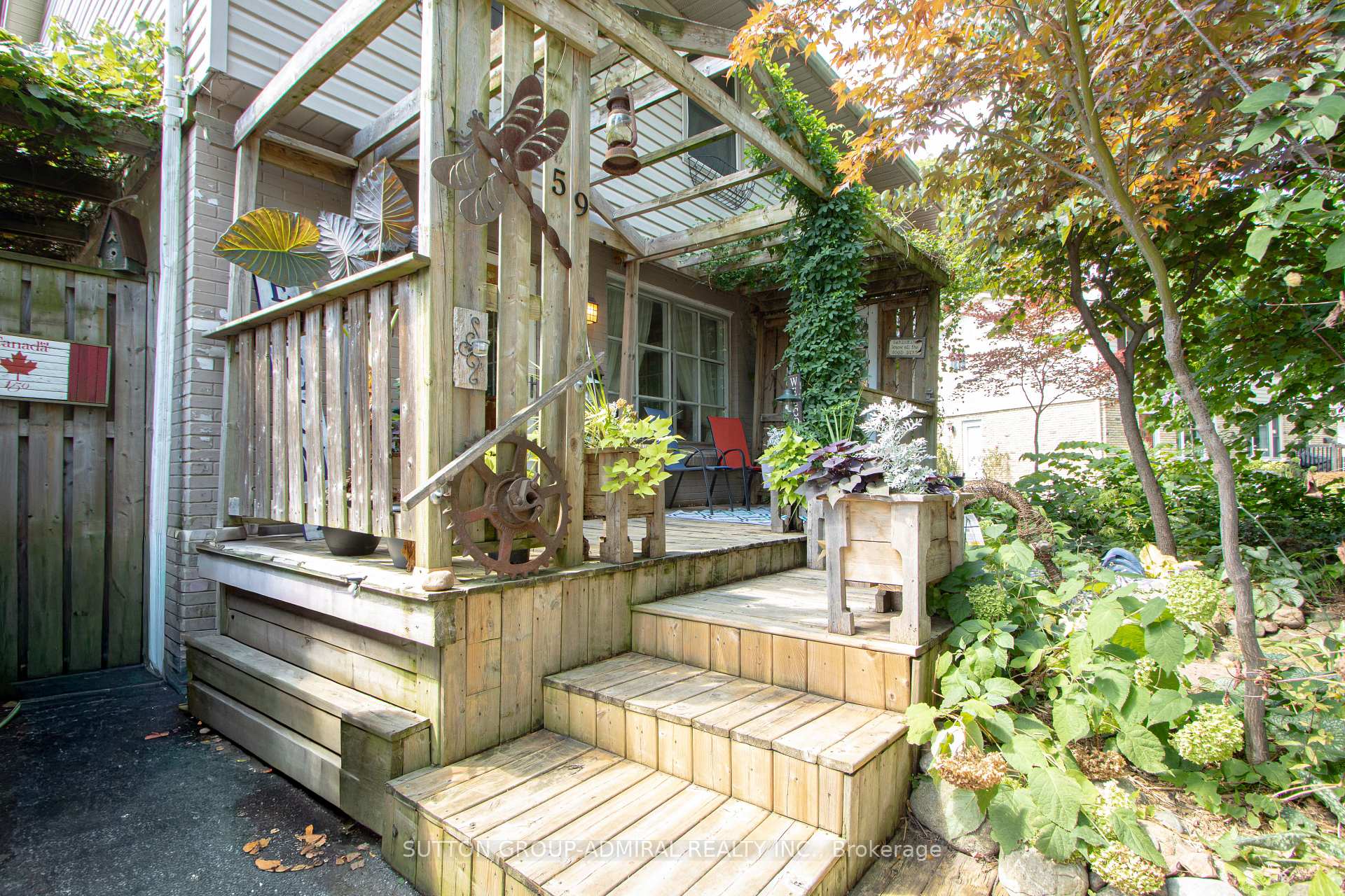 Photo 5 of 59 Breckenridge Crescent, London, South Y — HOMEH