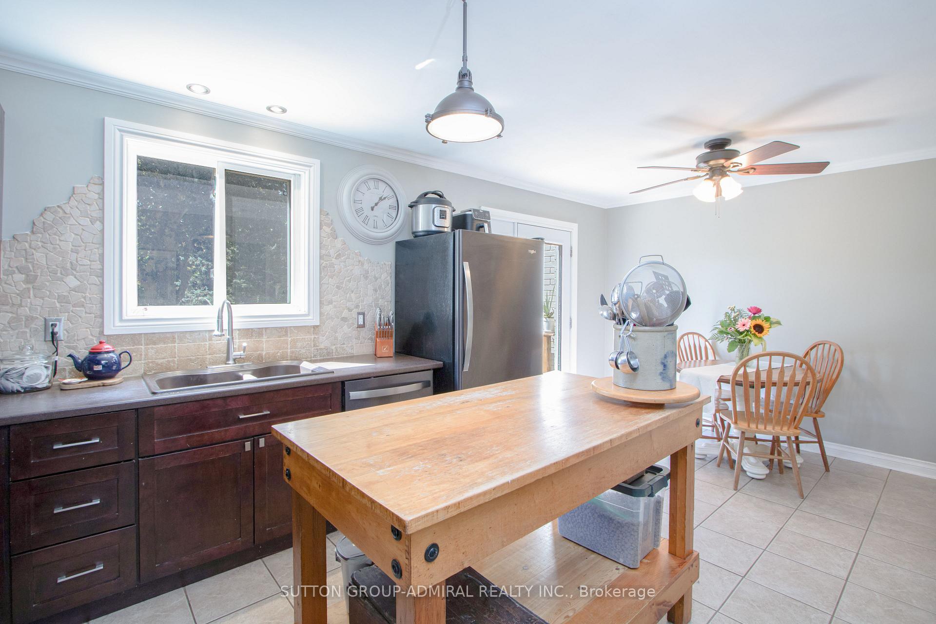 Photo 13 of 59 Breckenridge Crescent, London, South Y — HOMEH