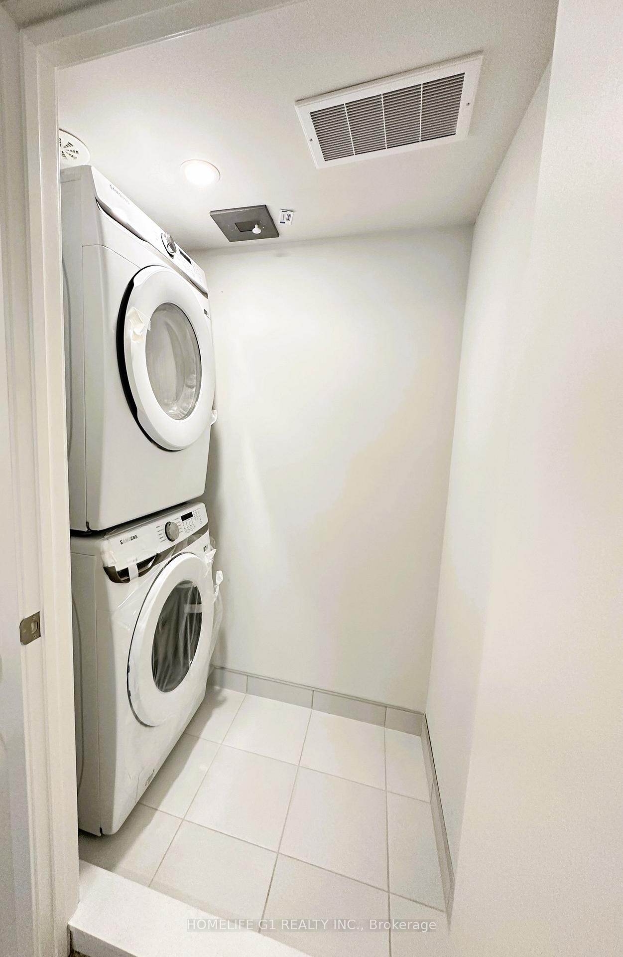 Photo 5 of Unit 1, 260 Twelfth Street, Etobicoke, New Toronto — HOMEH