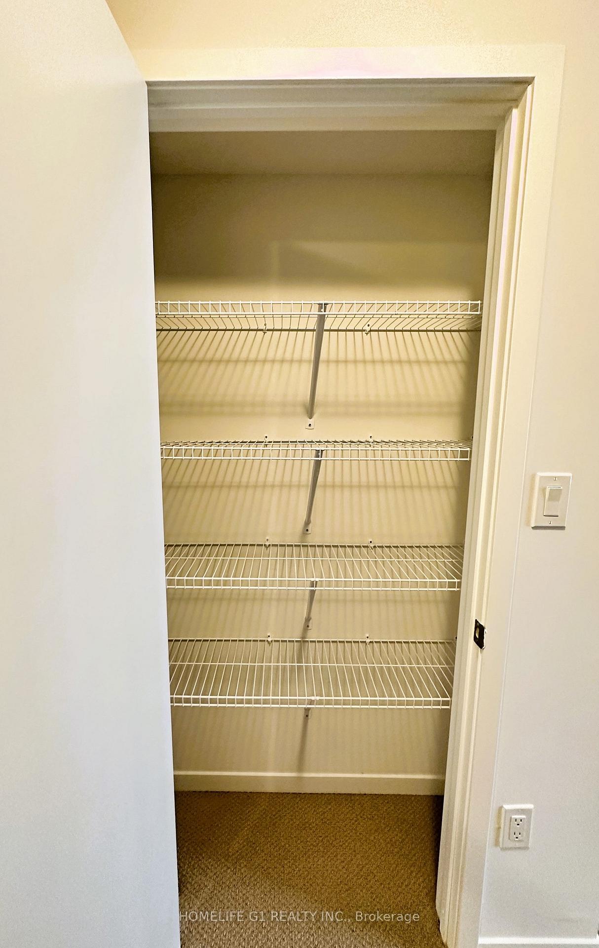 Photo 8 of Unit 1, 260 Twelfth Street, Etobicoke, New Toronto — HOMEH