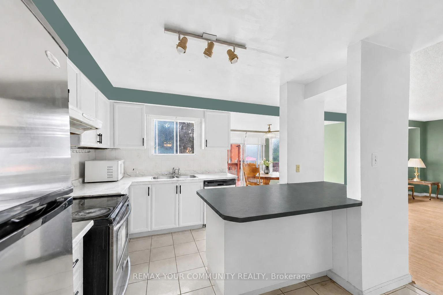 Photo 14 of 74 Richvale Drive, Brampton, Heart Lake East — HOMEH