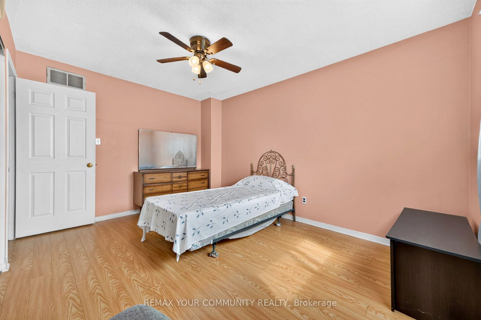 Photo 23 of 74 Richvale Drive, Brampton, Heart Lake East — HOMEH