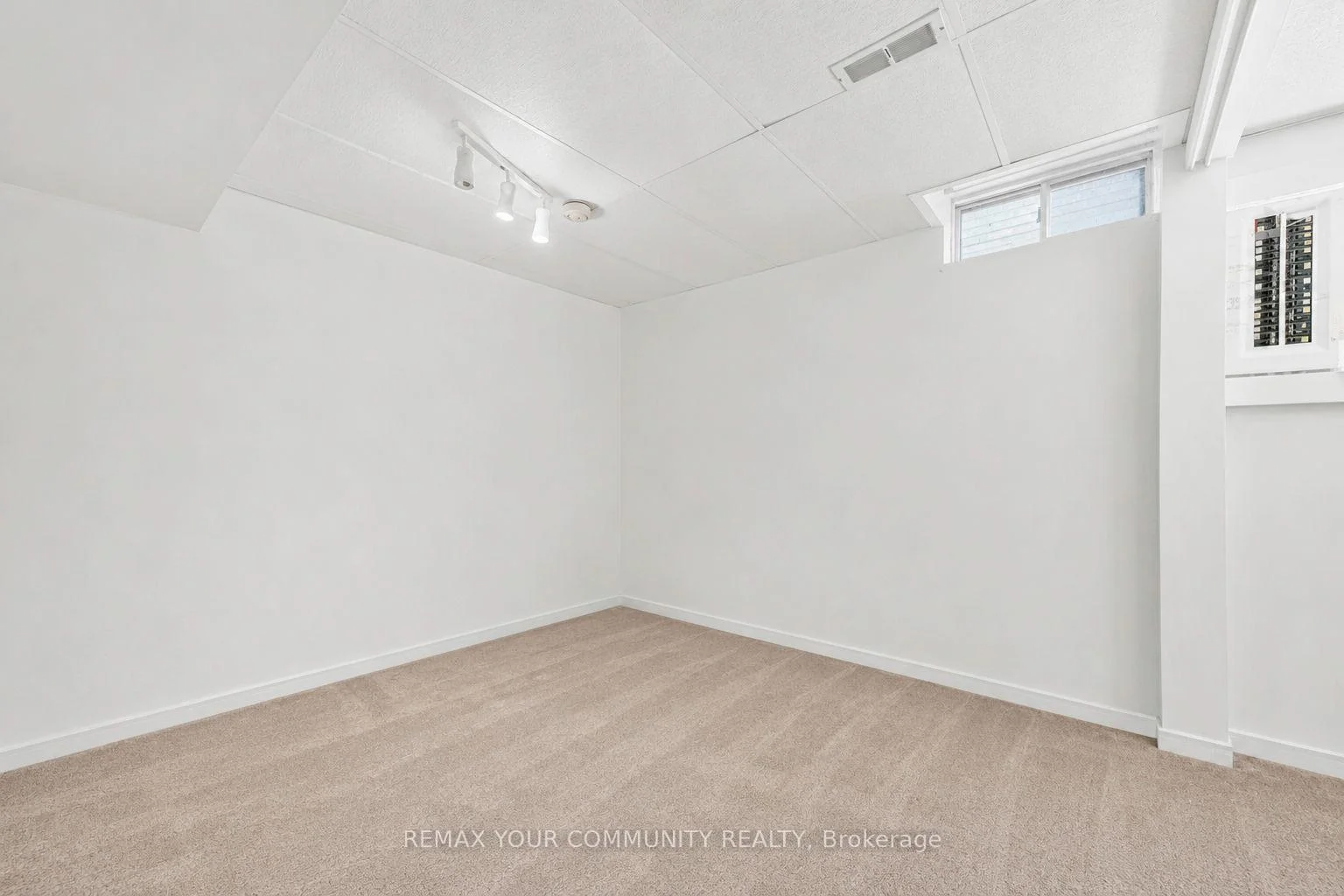 Photo 27 of 74 Richvale Drive, Brampton, Heart Lake East — HOMEH