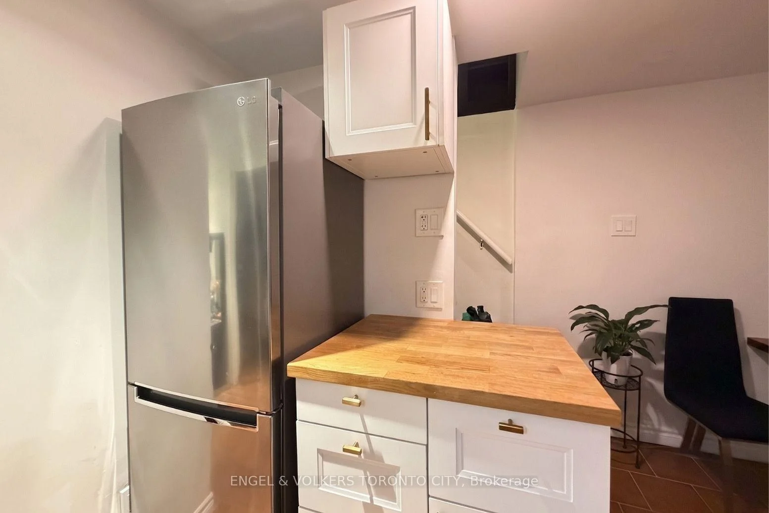 Photo 6 of Unit Lower, 266 Weston Road, Toronto, Junction Area — HOMEH