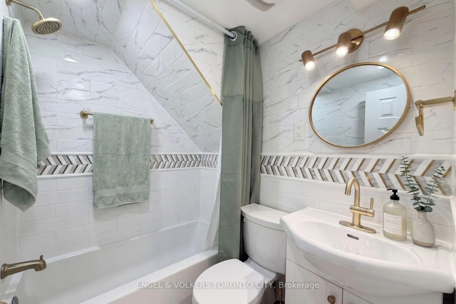 Photo 8 of Unit Lower, 266 Weston Road, Toronto, Junction Area — HOMEH