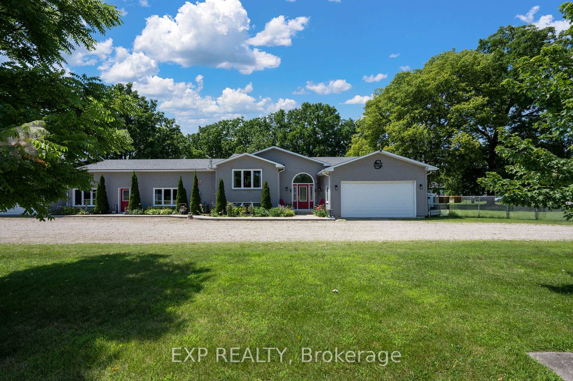 Photo 3 of 20437 Melbourne Road, Southwest Middlesex, Middlemiss — HOMEH