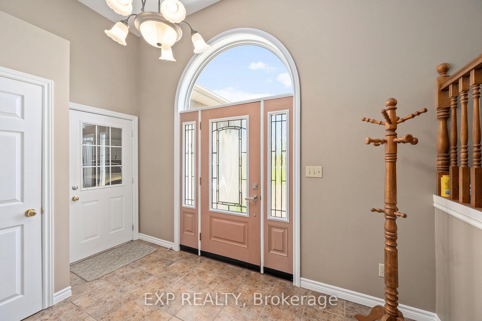 Photo 4 of 20437 Melbourne Road, Southwest Middlesex, Middlemiss — HOMEH