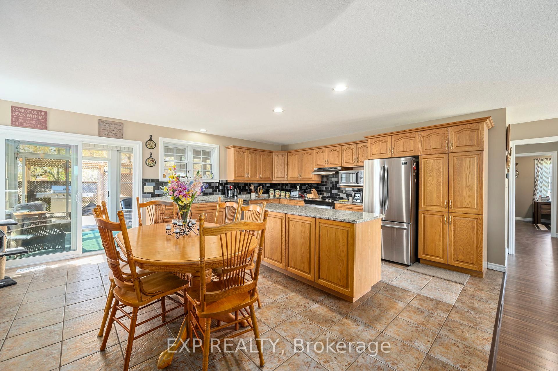 Photo 6 of 20437 Melbourne Road, Southwest Middlesex, Middlemiss — HOMEH