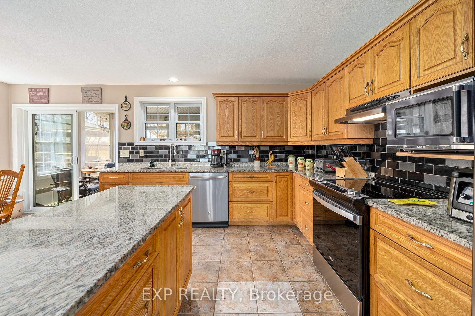Photo 7 of 20437 Melbourne Road, Southwest Middlesex, Middlemiss — HOMEH