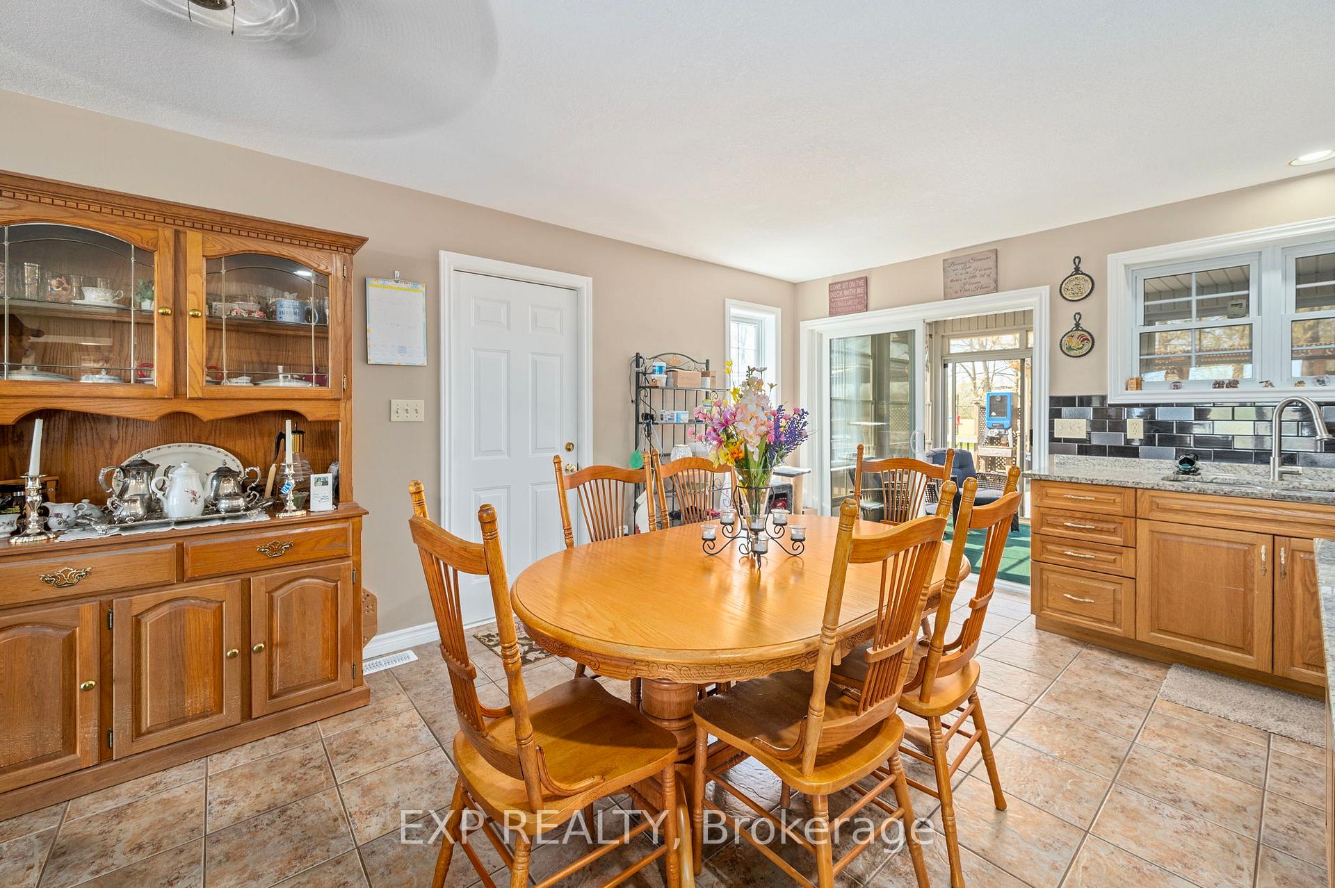 Photo 8 of 20437 Melbourne Road, Southwest Middlesex, Middlemiss — HOMEH
