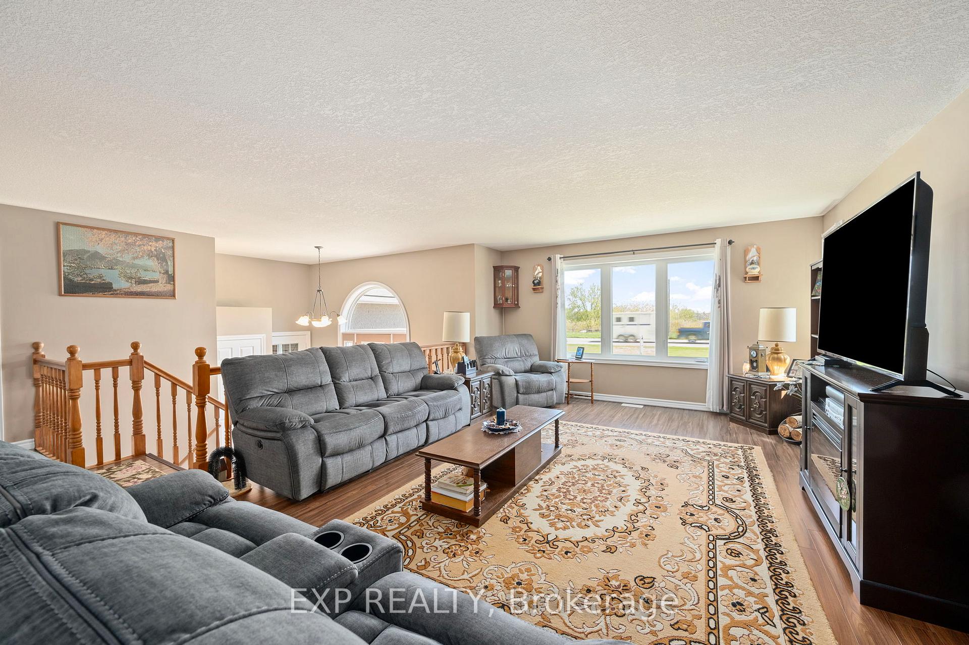 Photo 10 of 20437 Melbourne Road, Southwest Middlesex, Middlemiss — HOMEH