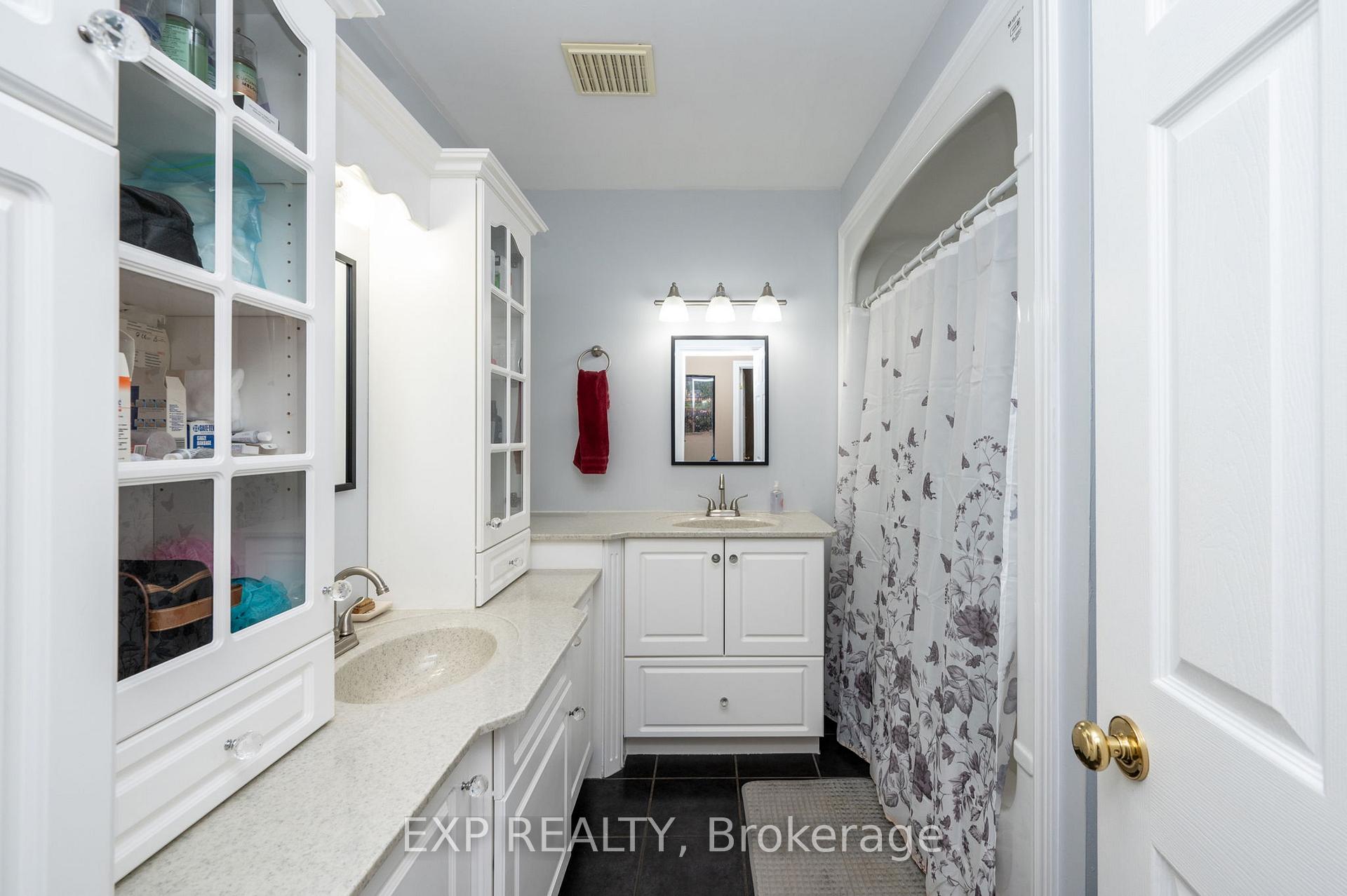 Photo 13 of 20437 Melbourne Road, Southwest Middlesex, Middlemiss — HOMEH