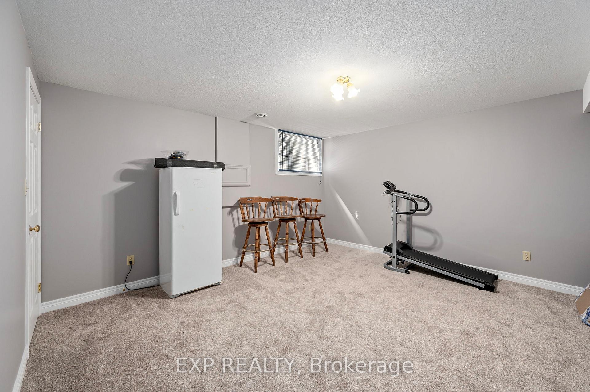 Photo 18 of 20437 Melbourne Road, Southwest Middlesex, Middlemiss — HOMEH