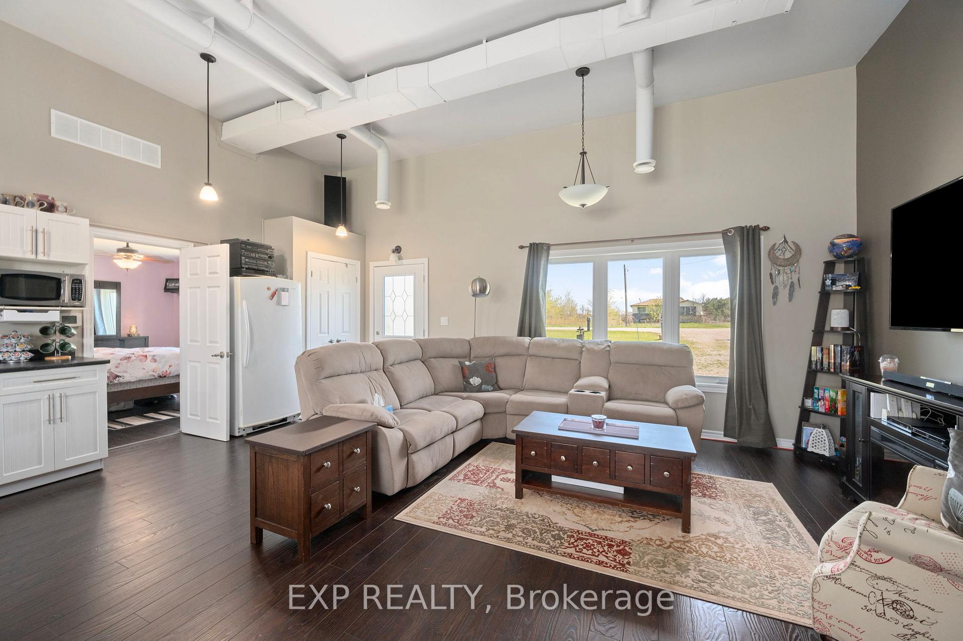 Photo 23 of 20437 Melbourne Road, Southwest Middlesex, Middlemiss — HOMEH
